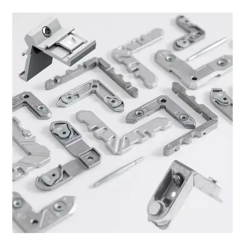 Window installation corner bracket